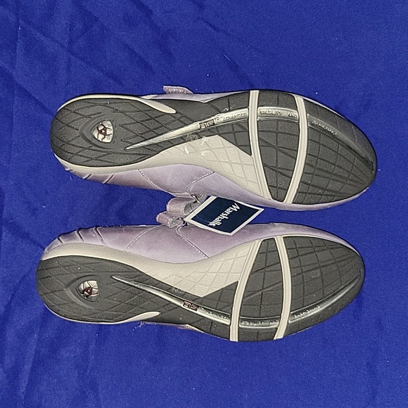 Beautiful Light Purple Mary Jane Style Ariat Shoes - Picture 2 of 8